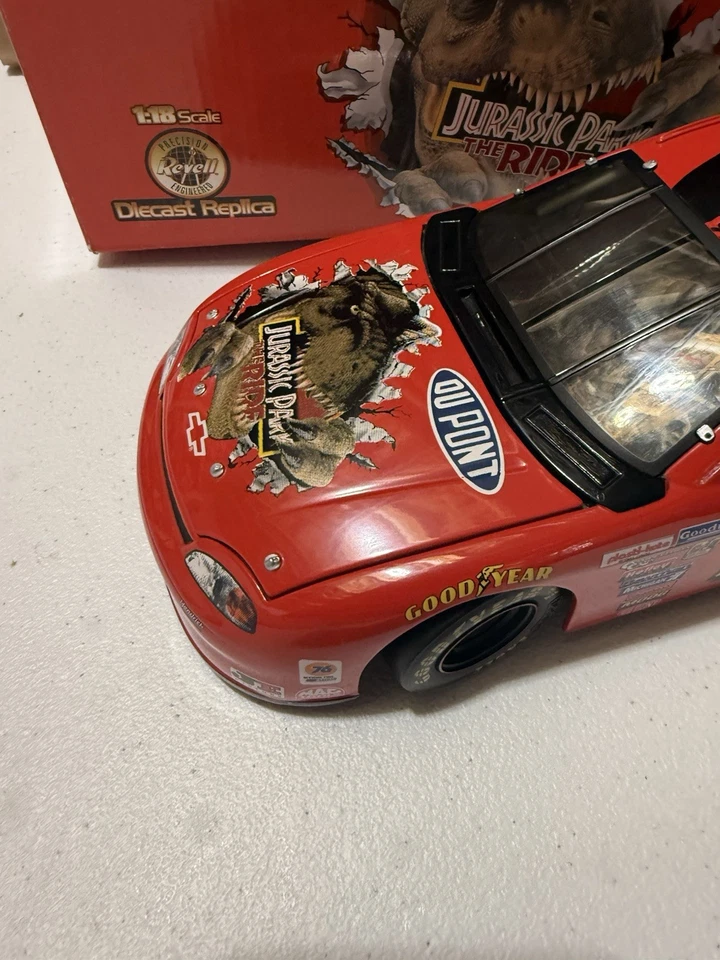 RARE* JEFF GORDON #24 DUPONT JURASSIC PARK 1997 1/18 REVELL Nascar Diecast - Image 3 of 4