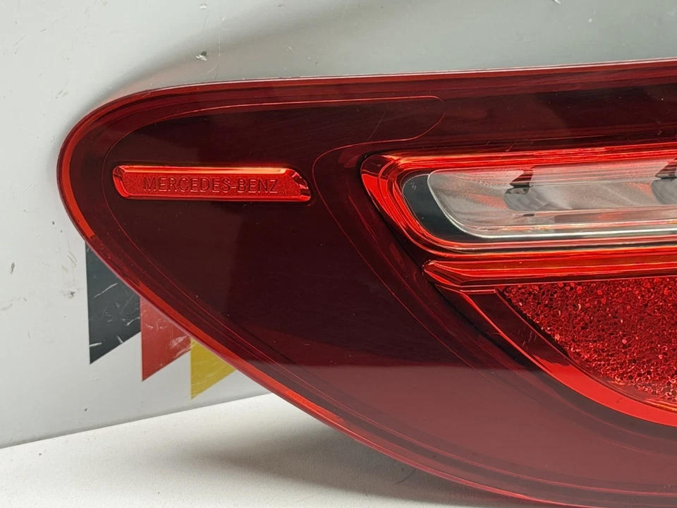 MERCEDES E CLASS C238 COUPE OUTER LIGHT PASSENGER N/S LEFT SIDE RHD A2389062001 - Image 2 of 4