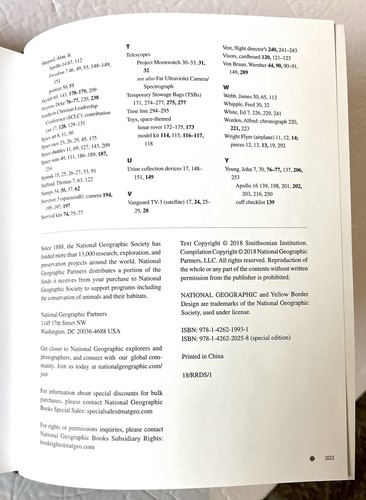 Apollo to the Moon History in 50 Objects, Illustrated Hardcover (with Stickers) - Foto 4 di 6