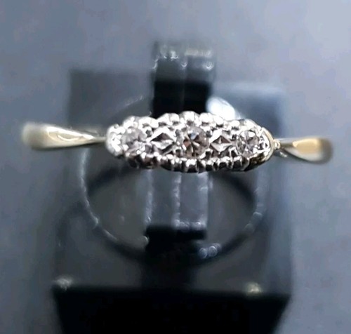 Britisch gepunzt 9 kt Gelbgold und Platin Diamant Trilogie Ring Größe R