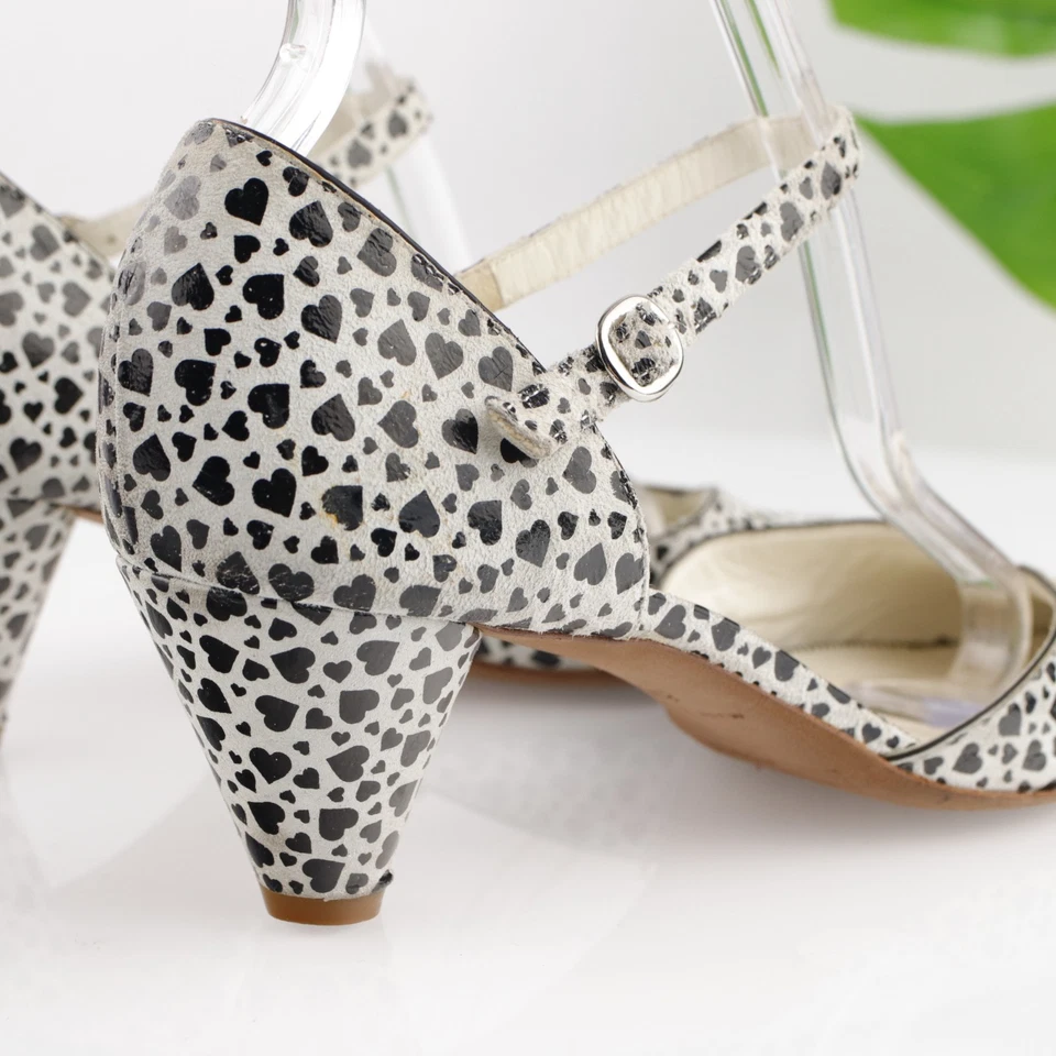 Zapato de salón Mary Jane de colección Marc Jacobs para mujer talla 8 blanco negro corazones tacón de gatito Foto 3 de 4