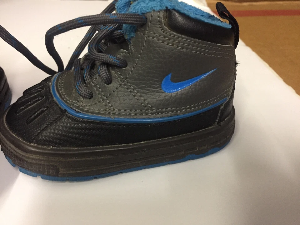 Nike Marca Auténticas Niños Pequeños Gris Y Azul Talla 4 Botas de Nieve!(S8) Foto 4 de 4