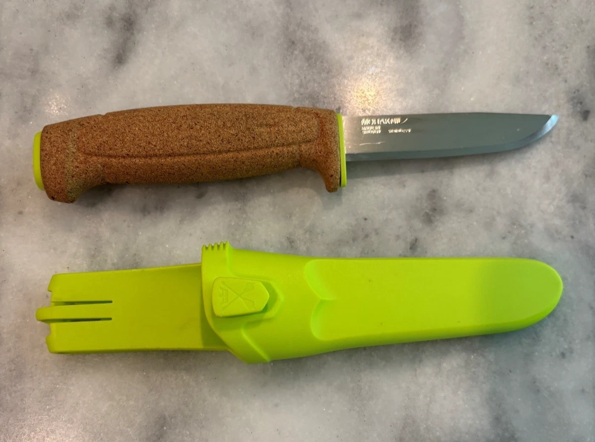 Morakniv Floating Fixed-Blade Fine Edged Stainless Steel Knife Green
Opens in a new window or tab