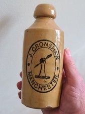 PICTORIAL HONEY GLAZE GINGER BEER BOTTLE FROM MANCHESTER IN GOOD CONDITION.