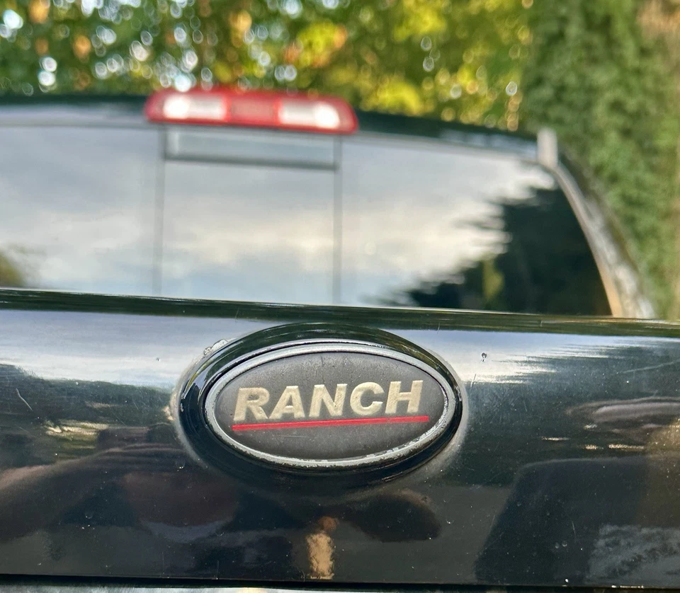 Fiberglass Truck Topper For Toyota Tundra, Model Year 2007-2013 - Image 3 of 4