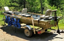 2010 Tracker 14 Fishing Boat