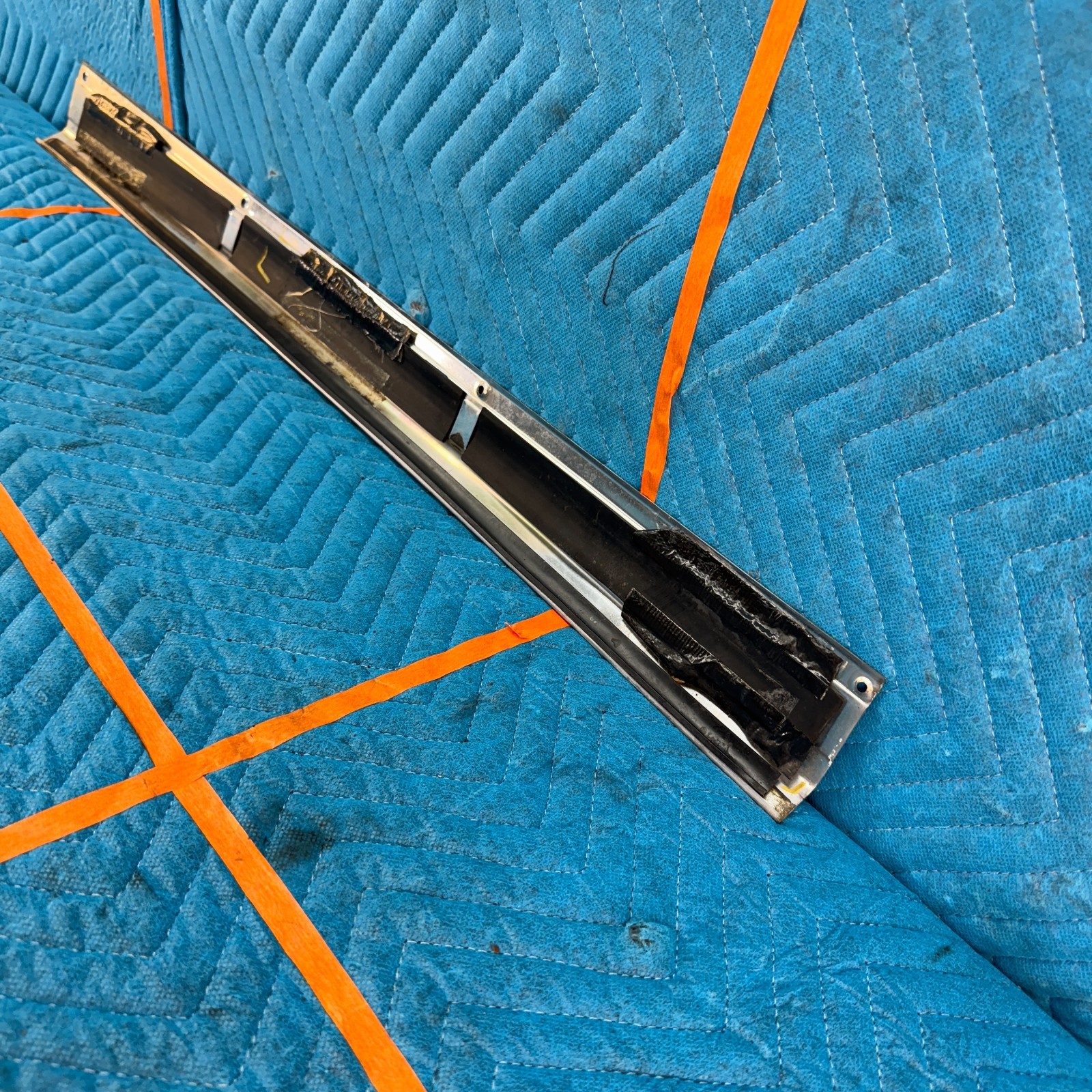 1989–1991 CHRYSLER MASERATI OEM Left Chrome Rocker Panel Trim Molding