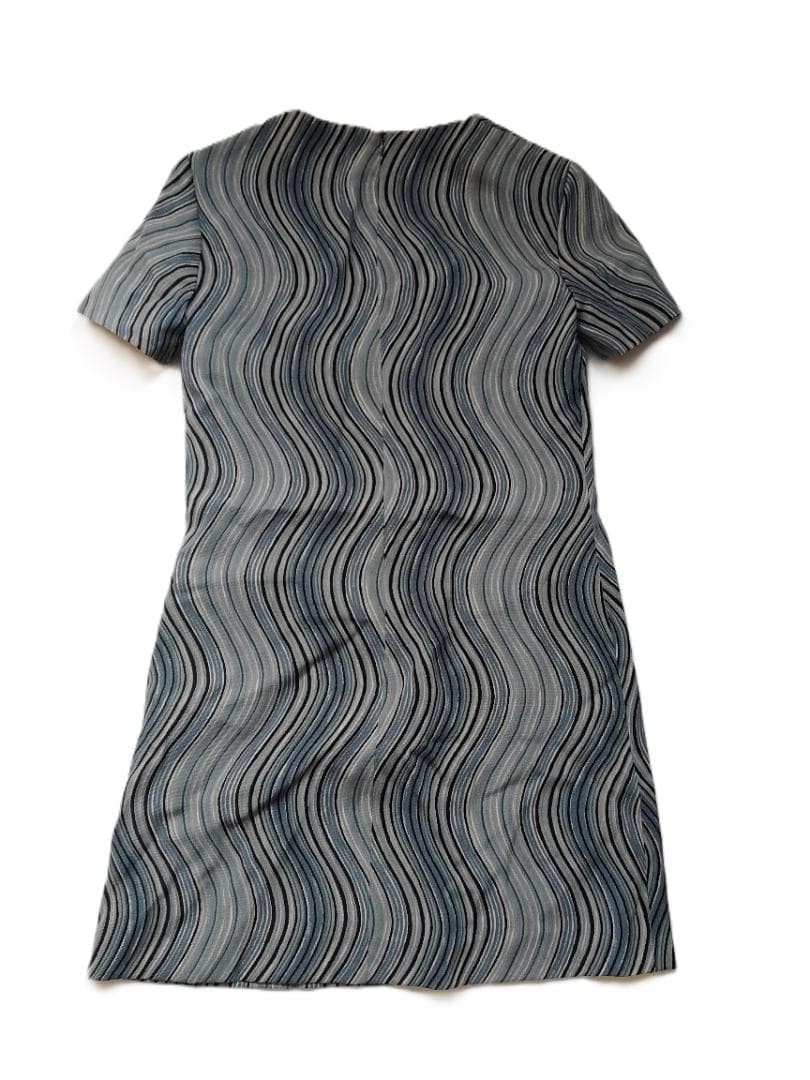 USED VERSACE SHORT SLEEVE DRESS / MO-A-215-6168-5.4 GOOD thumbnail 2