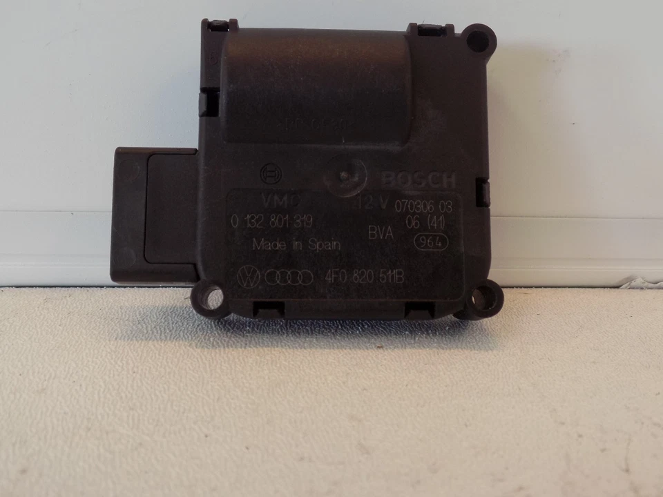 04-10 Audi A8 Quattro HVAC Entrada de aire Flap Actuador Motor OEM 4F0820511B Foto 4 de 4