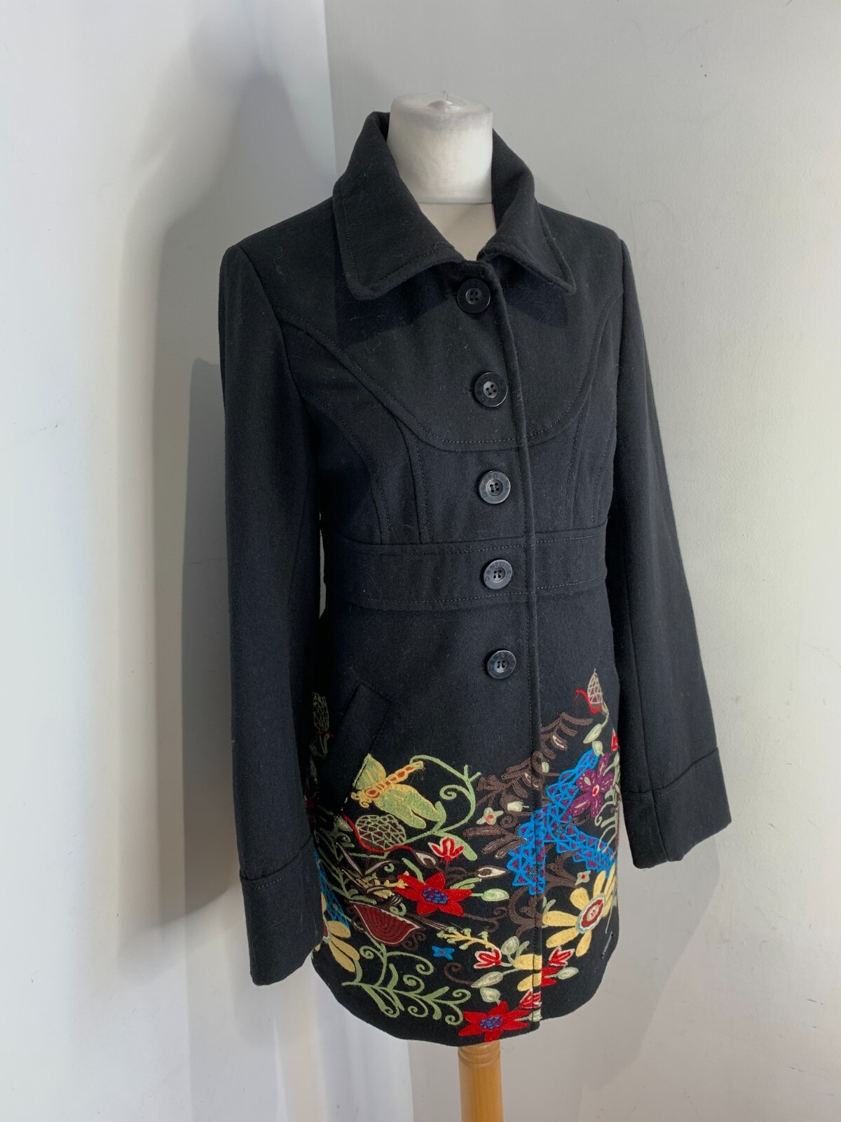 Desigual embroidered coat 44 14 VGC smart structured floral black