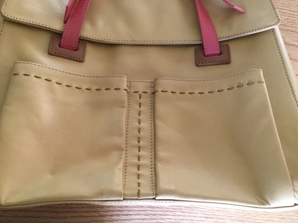 Bolso Cartera de Hombro Sondra Roberts Amarillo Melón Rosa Borde Cuero Foto 3 de 4