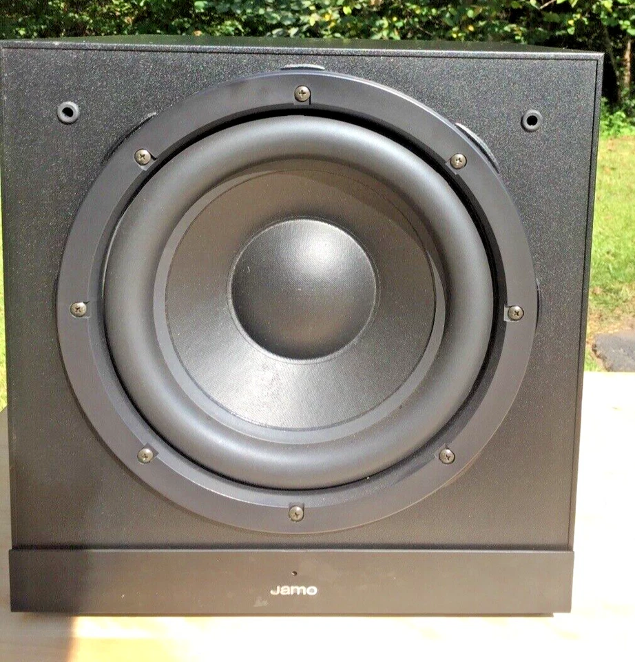 Subwoofer alimentado Jamo SUB 1810 10 pulgadas 180 vatios, negro Foto 3 de 4