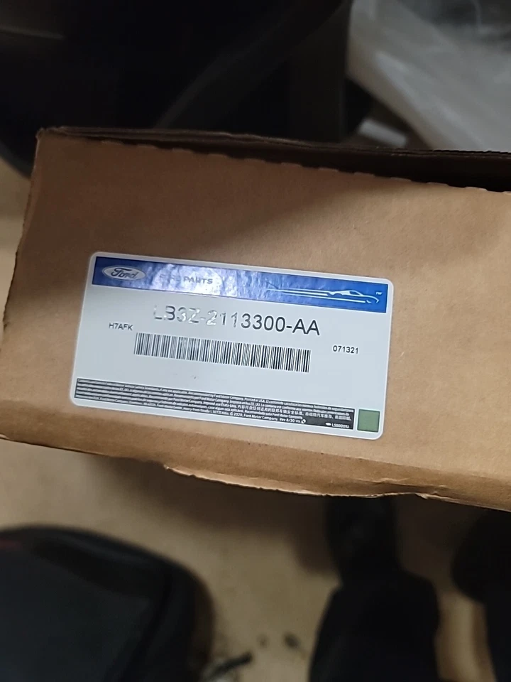 Forros de piso originales Ford Ranger 2020-2021 goma negra LB3Z-2113300-AA Foto 2 de 3