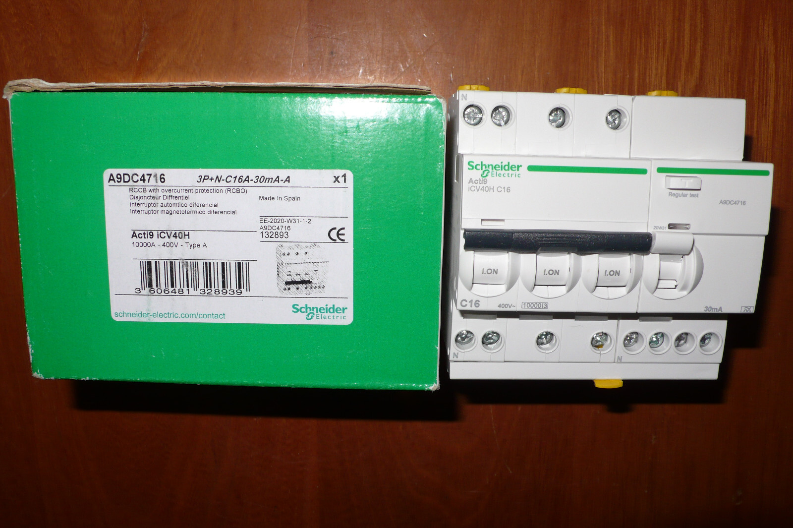 Disjoncteur différentiel 16A Schneider pour protéger le circuit triphasé de pompe