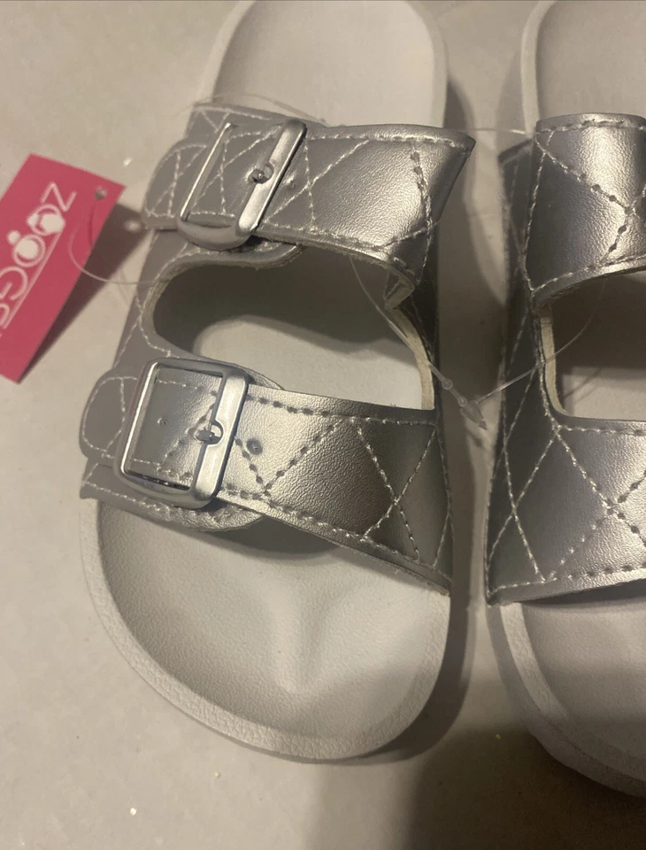 Zoogs Girls Silver/white Sandals Size 3 Fun And Cool Gray Bottom Summer Fun NWT — 第 3/4 张图片