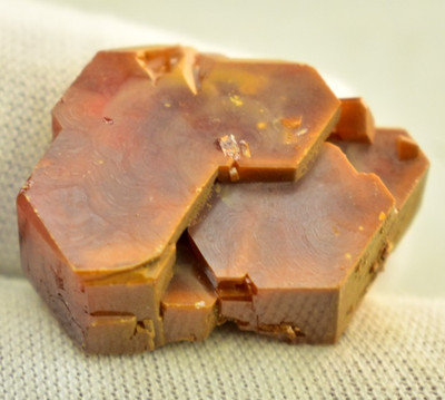 Vanadinit Museumsqualität Exemplar rotes sechseckiges Kristall Mineral UKBUY  17g #26