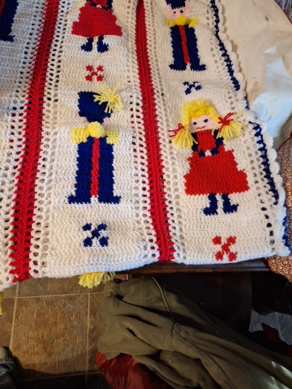 Toyland Childs Coverlet Crochet Kit 7851 Color 461 Red White Blue Bucilla VTG