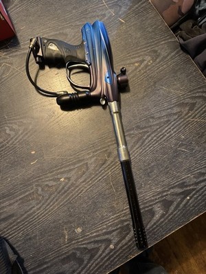 Dye DM6 Paintball marker