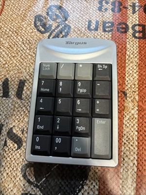 Targus Wireless Stow-n-Go USB Keypad Model AKP01US Computer Number Pad 