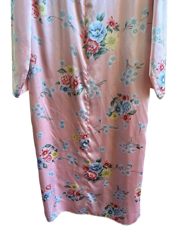 August Silk Pink Floral Woman’s 1/4 Zip Lightweight Size Large Silky Robe - Image 3 of 4