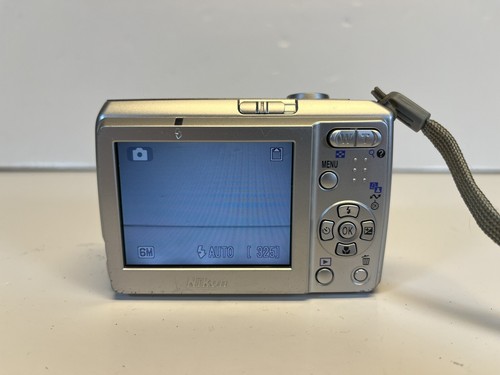 Nikon COOLPIX L1 6.2MP Digital Camera Silver Tested - With SD Card & Bag - Picture 2 of 10
