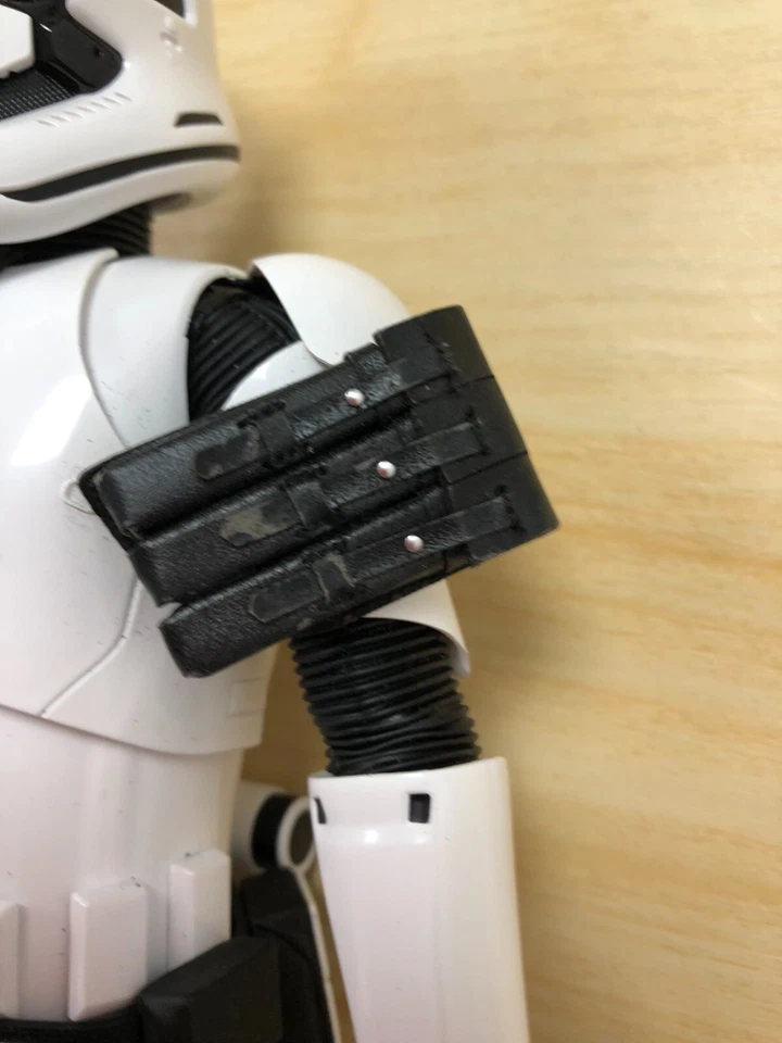 Hot Toys MMS 334 Star Wars Force Awakens First Order Stormtrooper Officer USED - Image 3 of 4