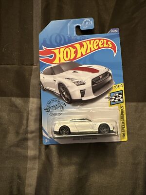 ホットウィール　17 NISSAN GT-R (R35) Amazon.com: Hot Wheels 2021 - '17 Nissan GT-R (R35) - Gray