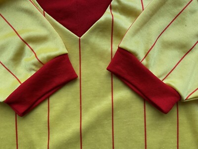 ウェア 80s Liverpool Away Football Shirt UMBRO Liverpool FC 1984/1985 Away Football Shirt Soccer Jersey Umbro Men