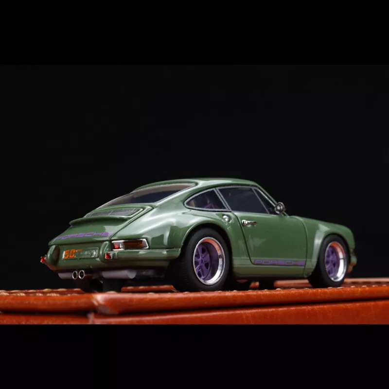 Make Up Titan 1:64 Diecast Car Model Porsche Singer 911 964