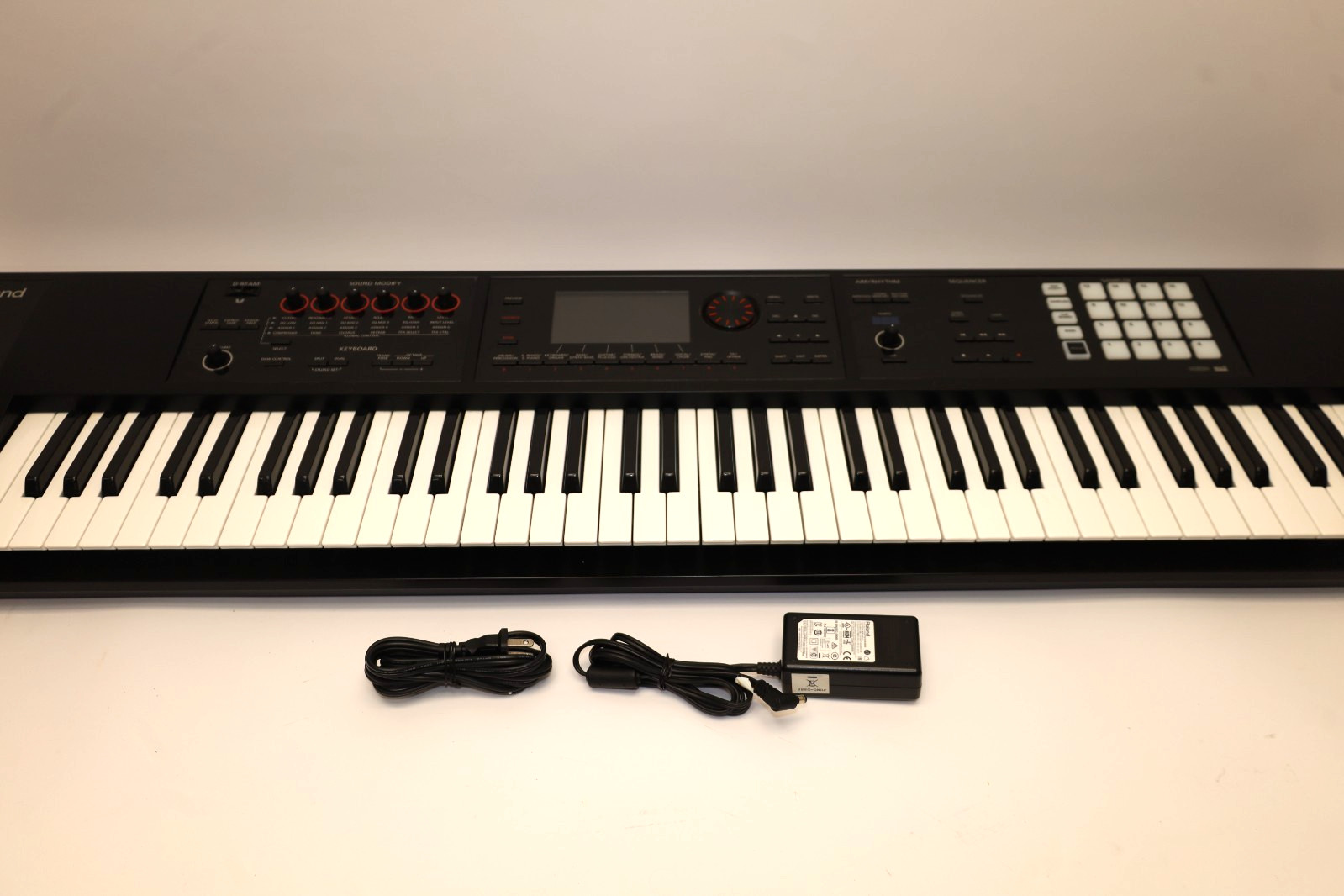 Roland FA 07 Keyboard 76 Keys Synthesizer Music Workstation