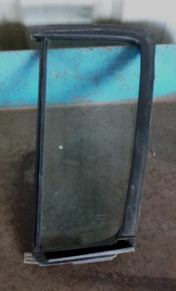 Puerta trasera derecha 1/4 cristal suzuki swift EZ 05-8/10 Foto 2 de 2