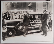 1931 Chrysler Plymouth Sedan Crossing Us Record Breaker Press Wire Photo B1-49 1931 Chrysler Plymouth Sedan Crossing Us Record Breaker Press Wire Photo B1-49
