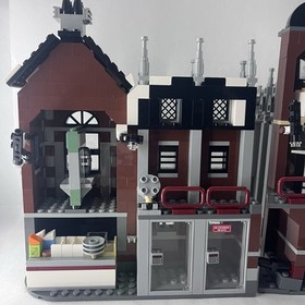 Lego Batman Movie Arkham Asylum Structure Mint Collector Owned 70912