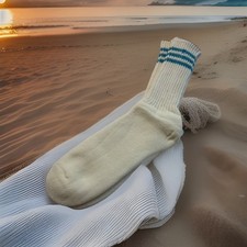 VTG socks Men s Blue Striped Crew 10-12 USA Made Acrylic Blend White
