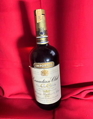 Canadian Club Canadian Whisky 40 oz 1968 Hiram Walker & Sons Walkerville