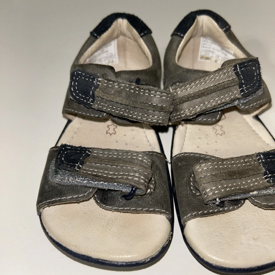 Clarks Niño Correas Ajustables Sandalias Zapatos 4 1/2 M/W Foto 4 de 4