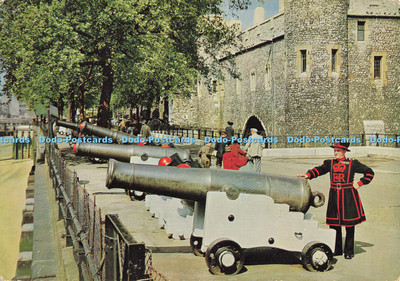 D140509 P 9 Tower of London Tower Wharf mit St Thomass Tower und Traitors Gate