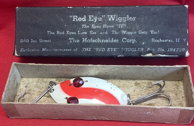  Hofschneider Rare and Unique “Red Eye” Wiggler Box W/Correct Lure