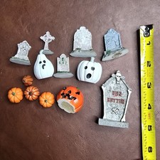 Halloween Decoration Small Figurine lot Of 13 Pieces