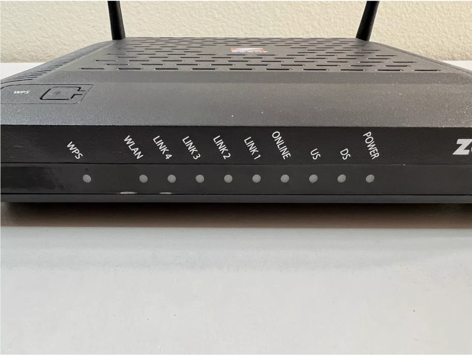 Módem por cable Zoom Docsis 3.0 con Wireless-N y Gigabit Ethernet modelo 5352 Foto 3 de 4