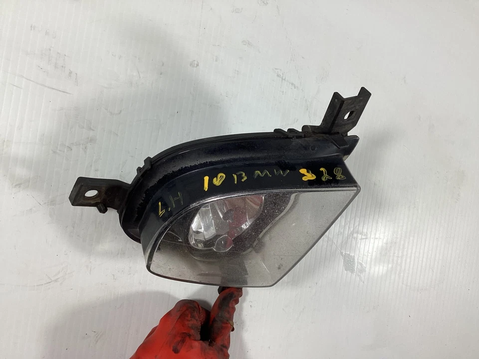 2009-2013 BMW 328I XDRIVE  FRONT LEFT DRIVER SIDE FOG LIGHT OEM . - Image 3 of 4