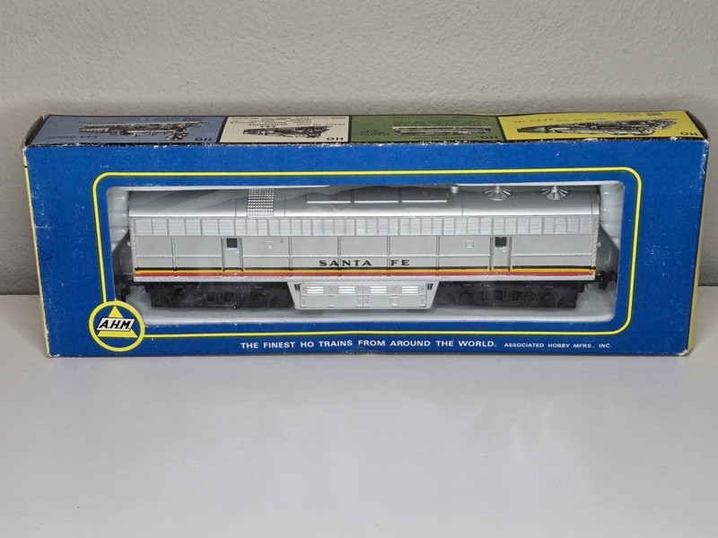 Vintage HO Train Stock ~ 1973 AHM Santa Fe ~ 7024 ED SF ~ Engine Dummy