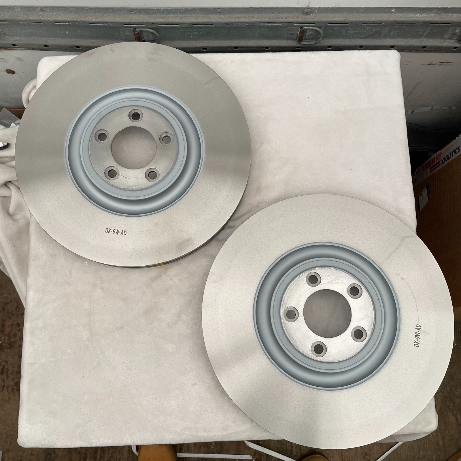 Genuine Jaguar 2010-2019 XJ XJR575 XJR XF XFR XFR-S XK XKR XKR-S Rotor C2P12622