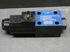 Sauer Daikin J-KS0-G02-2AP-10-24 Ventil Hydraulikblock Wegeventil 350 BAR