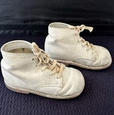 Vintage Edwards White Leather Baby Toddler Shoes 1966 With Shoestrings