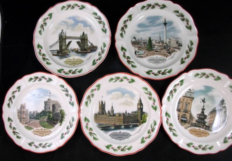 Wedgwood Christmas Queensware Group of 5 Collectible Plates Alan