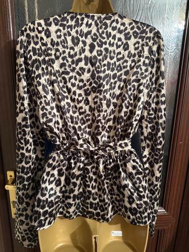 Leopard Print Satin Wrapped Top Belted - Picture 4 of 7