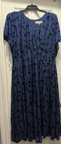 Taylor Women Blue  velvet floral A-Line Midi Dress V-Neck Short Sleeve Size 20w