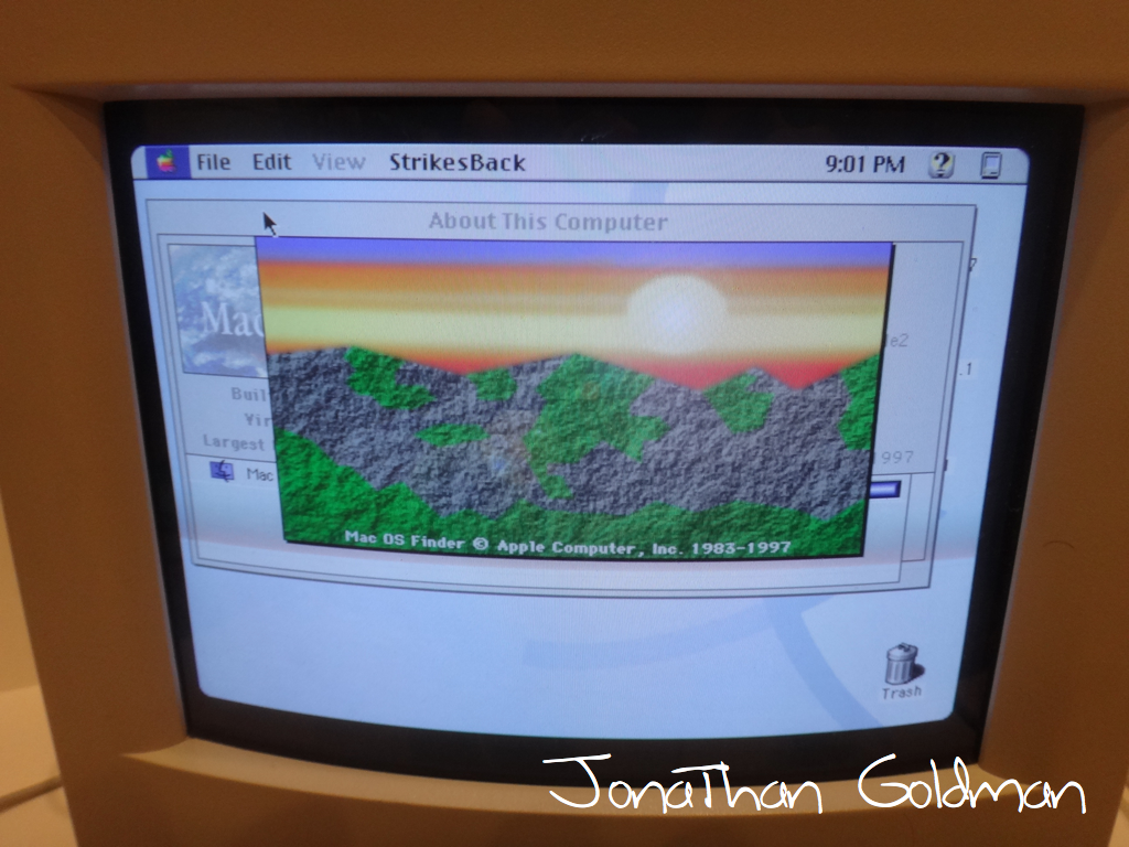 Vintage Apple Macintosh Color Classic Mystic with System 7.7