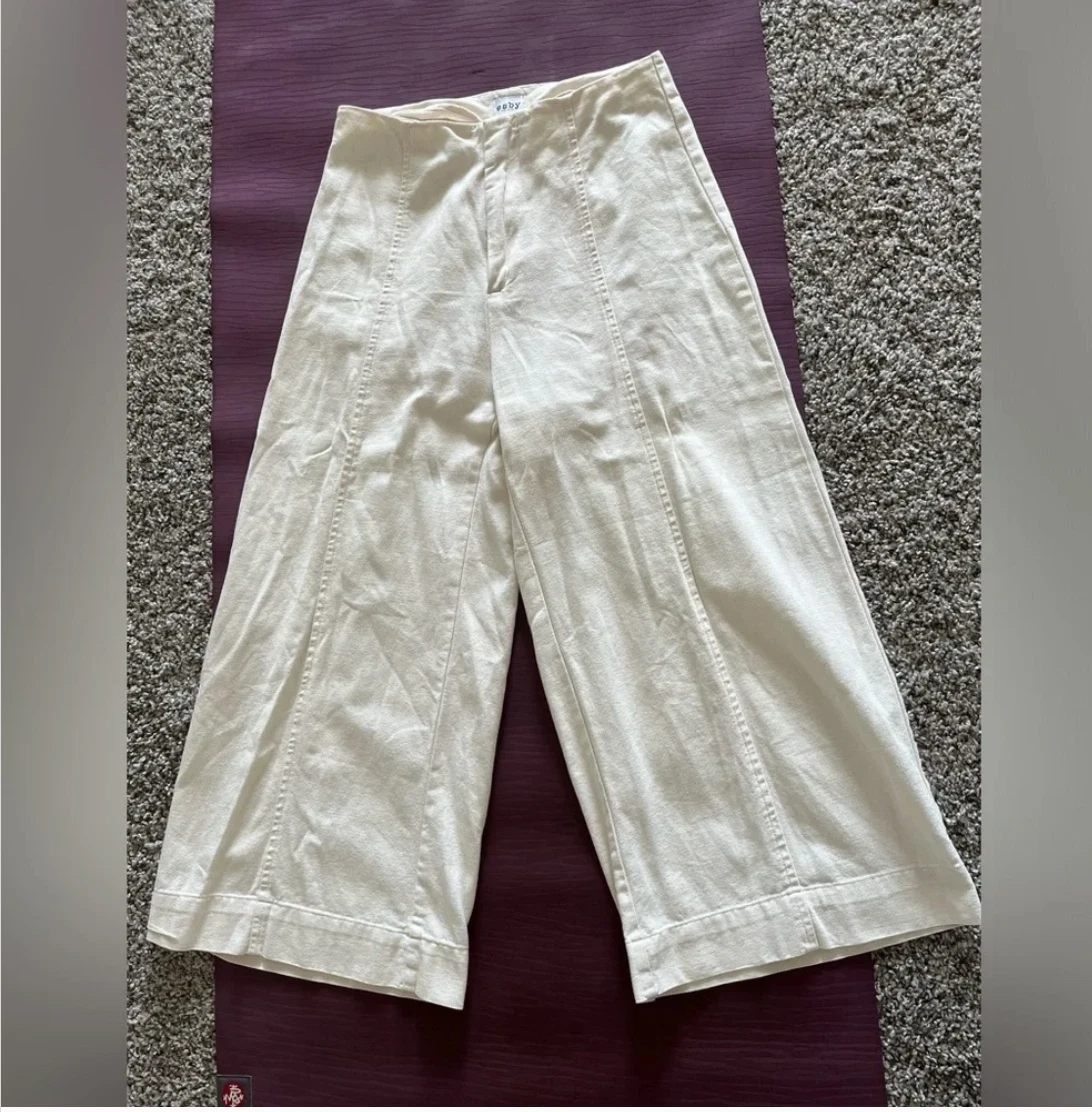 Esby high waisted canvas capri pants, size 6 (29 waist (high))